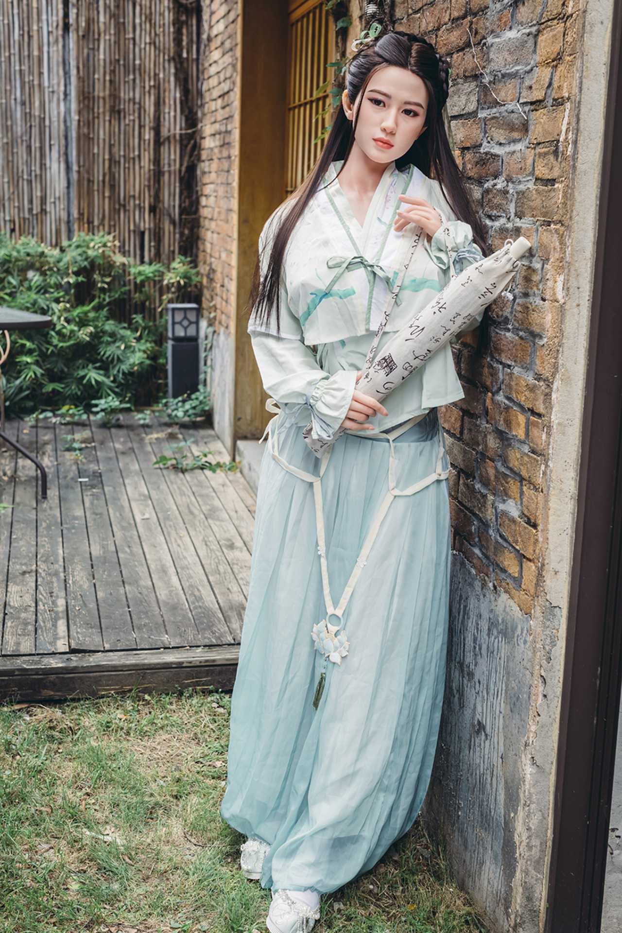 Starpery Sex Doll Amarante: Sexy Brunette Asian Woman in Traditional Dress Anmodolls Starpery