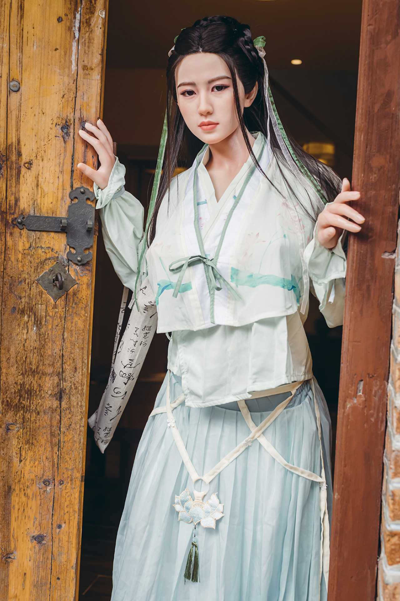 Starpery Sex Doll Amarante: Sexy Brunette Asian Woman in Traditional Dress Anmodolls Starpery
