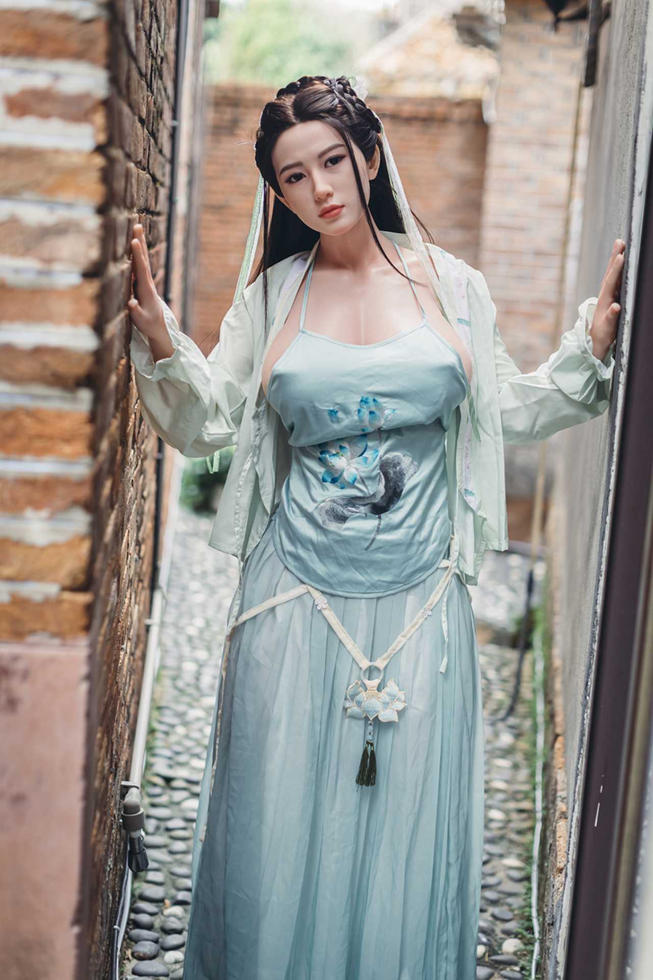 Starpery Sex Doll Amarante: Sexy Brunette Asian Woman in Traditional Dress Anmodolls Starpery