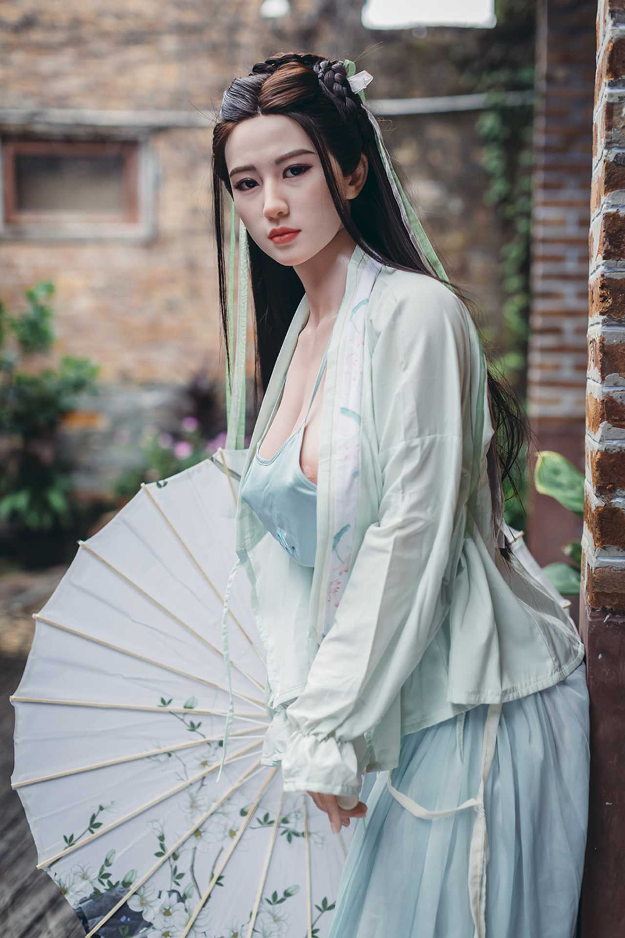 Starpery Sex Doll Amarante: Sexy Brunette Asian Woman in Traditional Dress Anmodolls Starpery