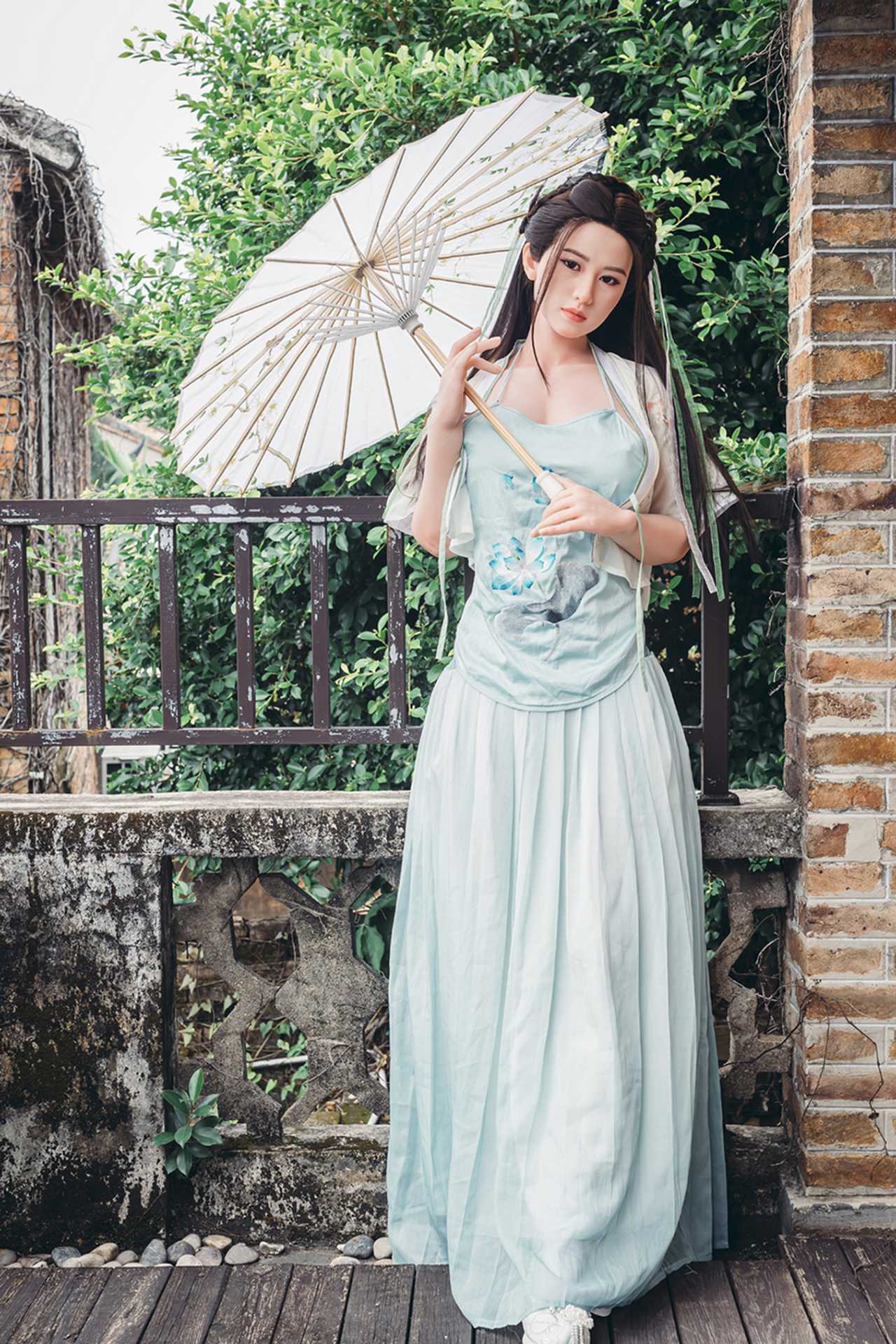 Starpery Sex Doll Amarante: Sexy Brunette Asian Woman in Traditional Dress Anmodolls Starpery