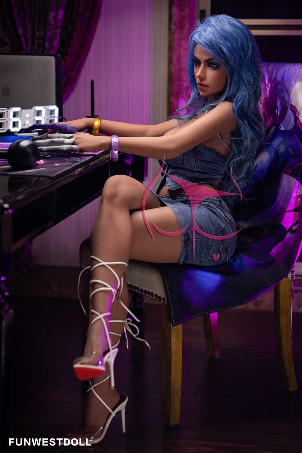 Seductive Funwest Sex Doll: Meet Haylee, the 155cm Blue-Haired Anime Beauty